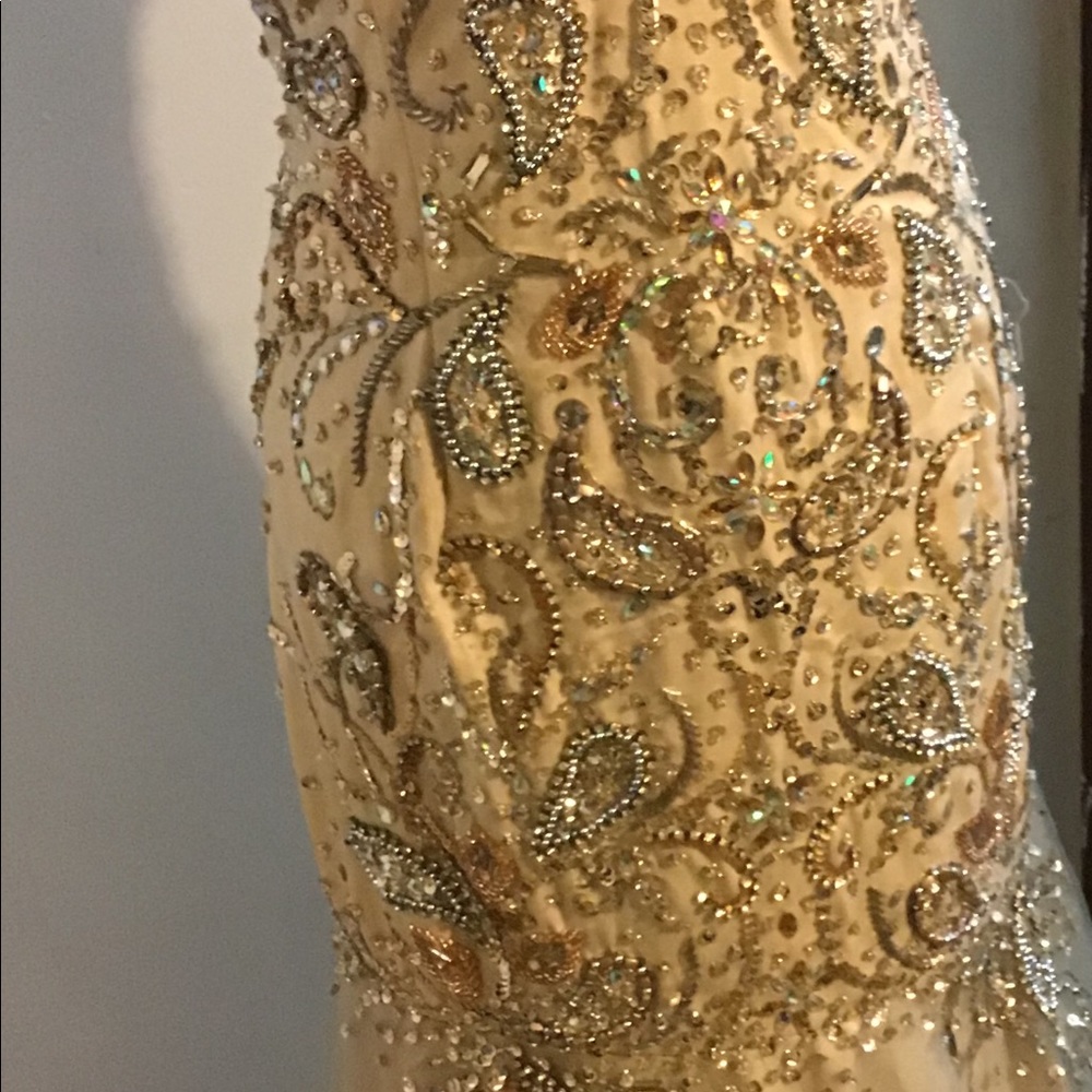 Dress - Picture 2 of 4